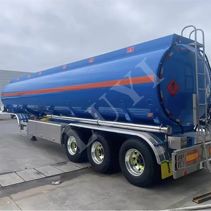 Semiremorcă cu rezervor de ulei cu 3-7 compartimente și 40.000 de litri