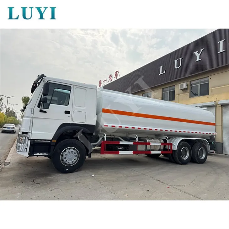 Sinotruk HOWO 6x4 Camion cisternă pentru ulei Camion de transport